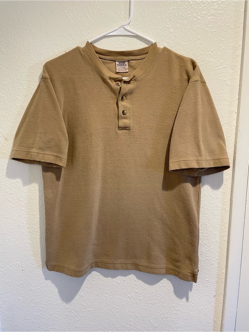 High Sierra Tan Short Sleeve Henley Shirt Boys Size Large 14/16 100% Cotton Tee